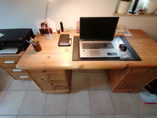 Schreibtisch mit fach für - fach,